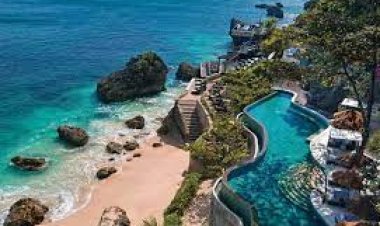 Uluwatu  , Bali - Wanderela