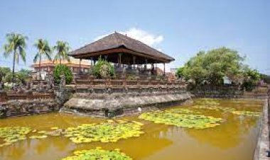 Klungkung Regency, Bali - Wanderela