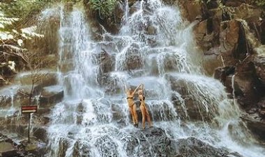Kento Lampo Waterfall, Bali - Wanderela