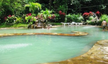 Belulang, Bali - Wanderela