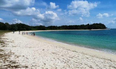 Lazarus Island, Singapore  - Wanderela