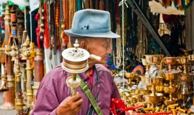 Exploring the Enchanting Charms of Darjeeling: Must-Visit Places