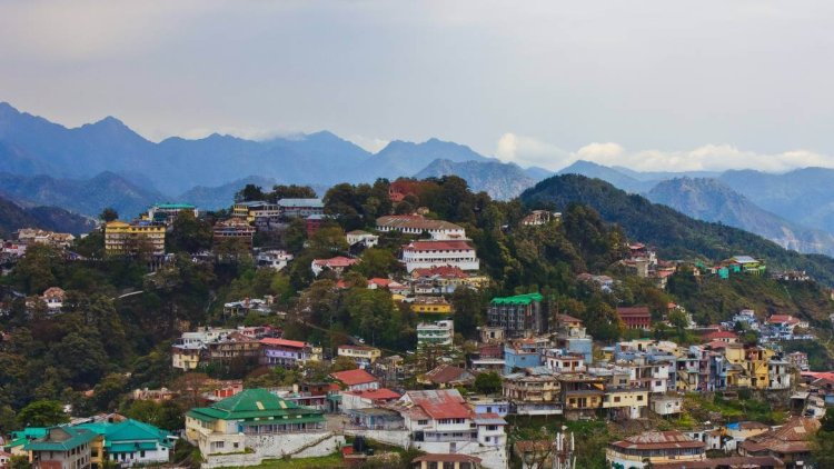 Mall Road, Mussoorie: Where Shopping, Dining, and Entertainment Unite