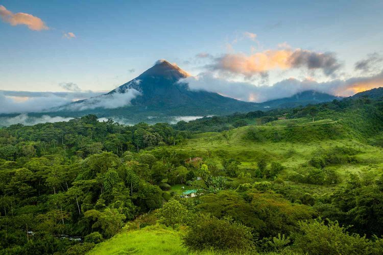 Costa Rica: Embrace Nature's Bounty in the Land of Pura Vida